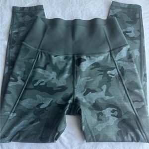 GAP Fit Sculpt Revolution Leggings in army green